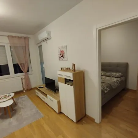 Apartment Apartman Ada *