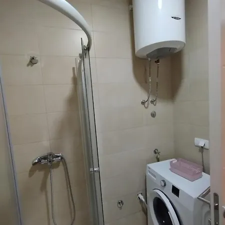 Apartman Ada *