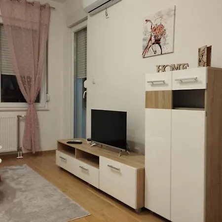 Apartman Ada Apartment